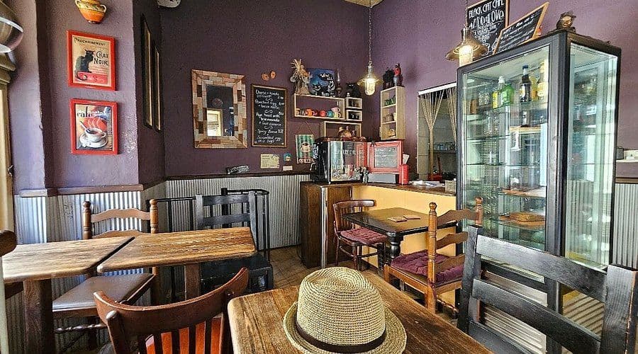 Black Cat Cafe: The Writer's Retreat